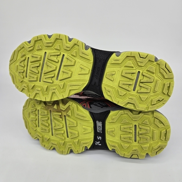 Athletic_Shoes